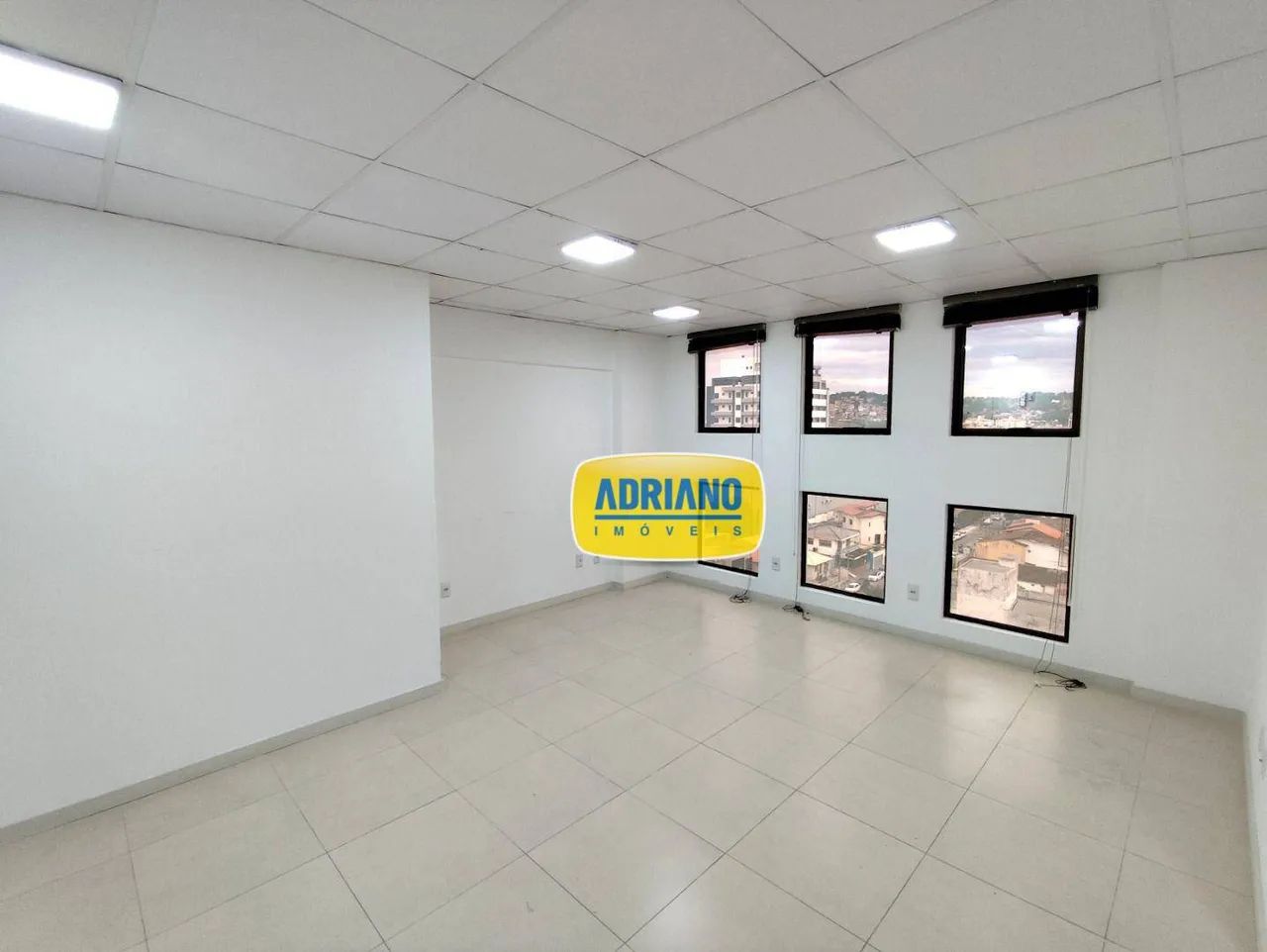 Sala para alugar, 30 m² por R$ 1.993,24/mês - Capoeiras - Florianópolis/SC