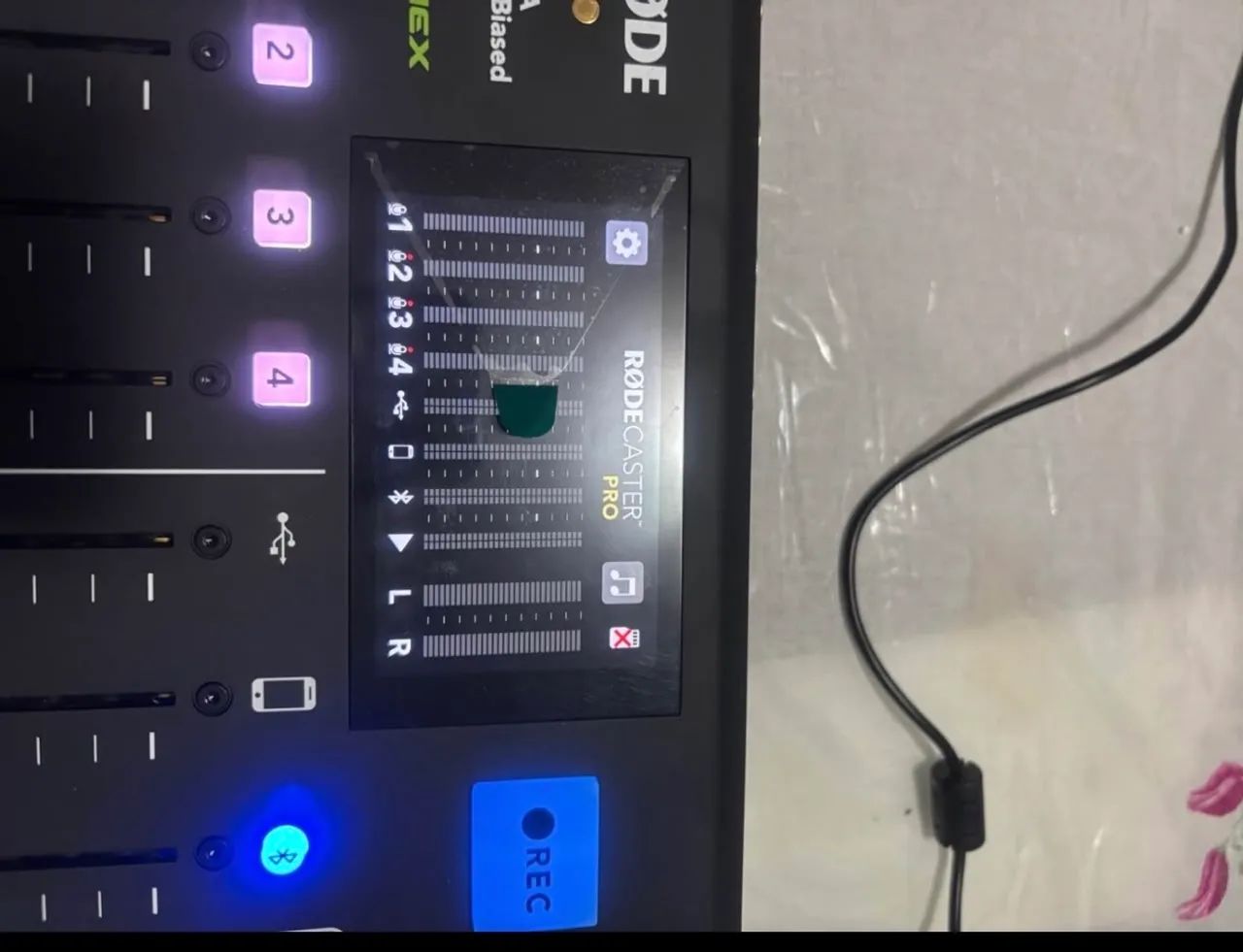 Mesa digital RODE CAST NOVA 