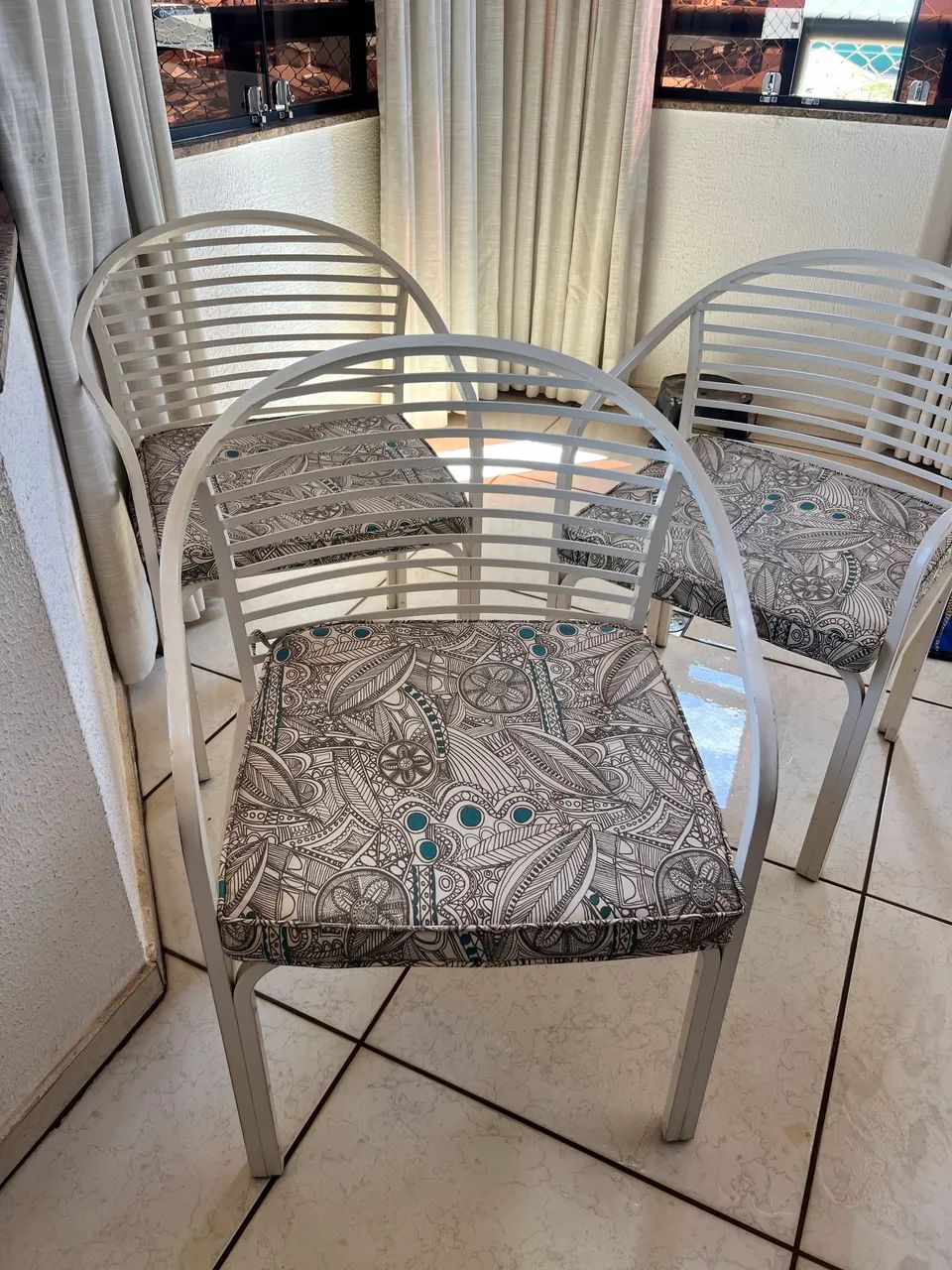 4 cadeiras para área externa . Almofada impermeabilizada. 80,00 cada. - Foto 2