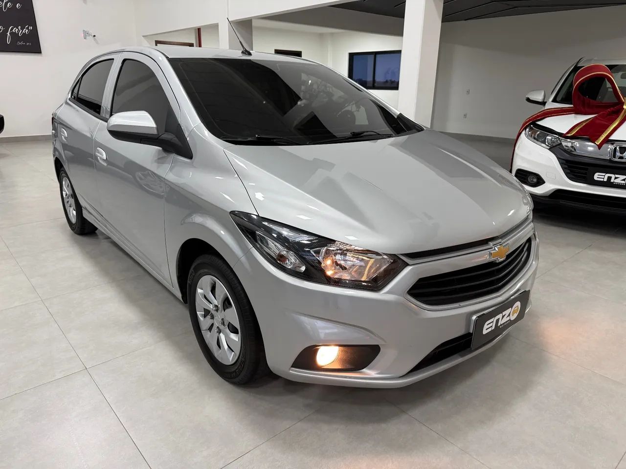 Chevrolet Onix Hatch LT 1.0 8V Flex Mec. 4P 2018 - Foto 3