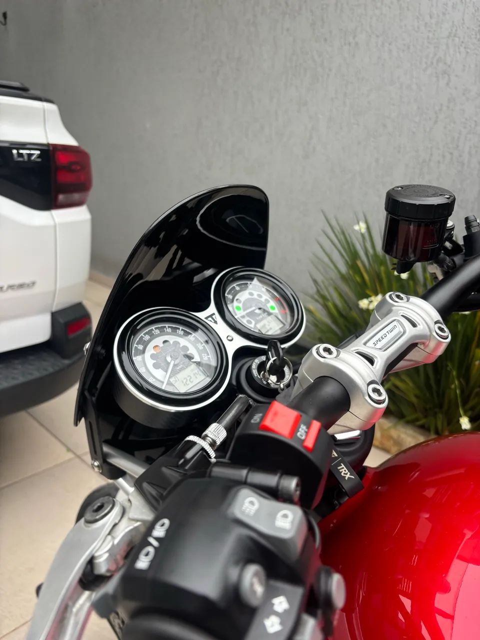 Triumph Speed twin 1200 - Foto 4