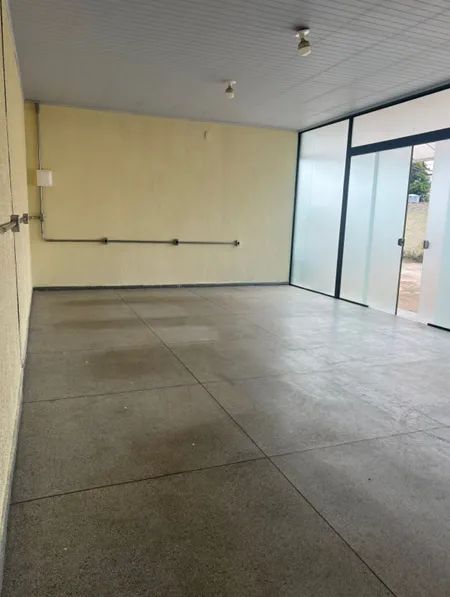 Sala comercial em fundo de lote - 46m2 - Ideal para guardar estoque - Foto 2