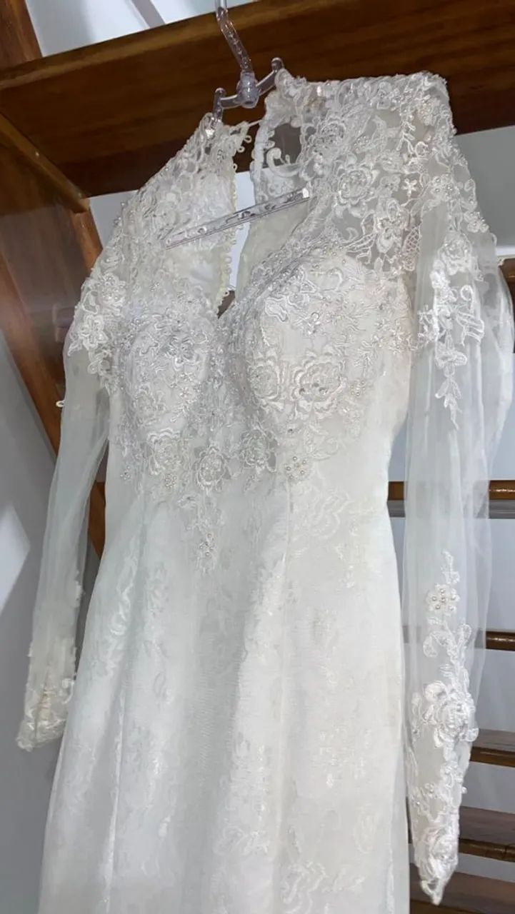 Vestido de Noiva Branco com Renda e Manga Longa