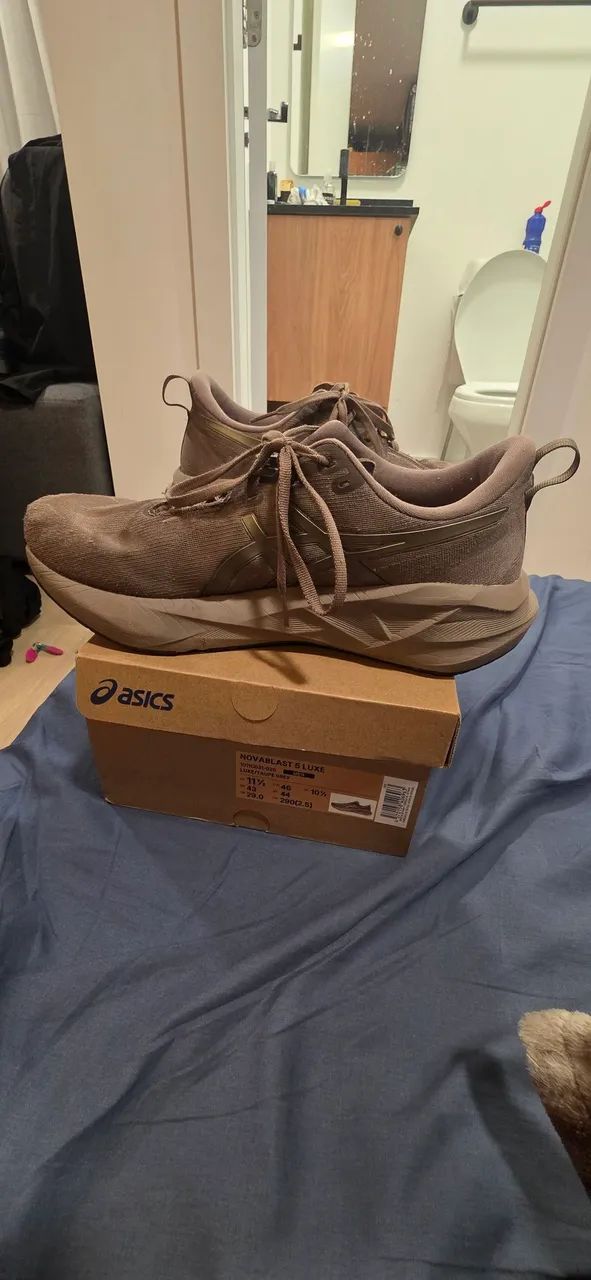 Asics novablast numero 43 original com nota e caixa