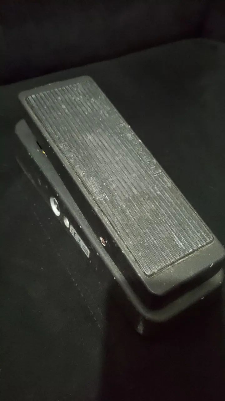 Pedal Dunlop Wha Cry Baby GCB95  - Foto 2