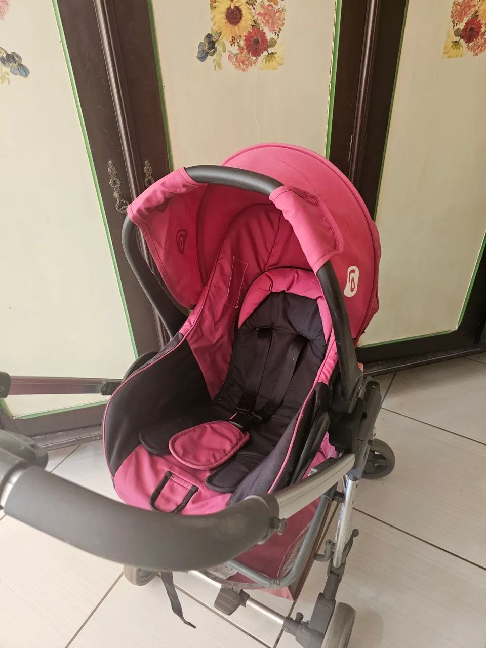Carrinho bebê 3 em 1, com bebê conforto e moisés - Foto 2