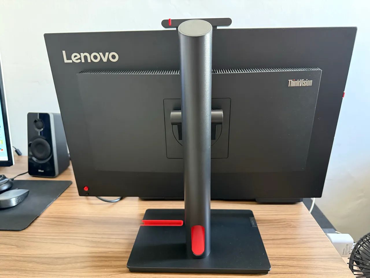 Monitor Lenovo 24 câmera e alto falantes - Foto 4