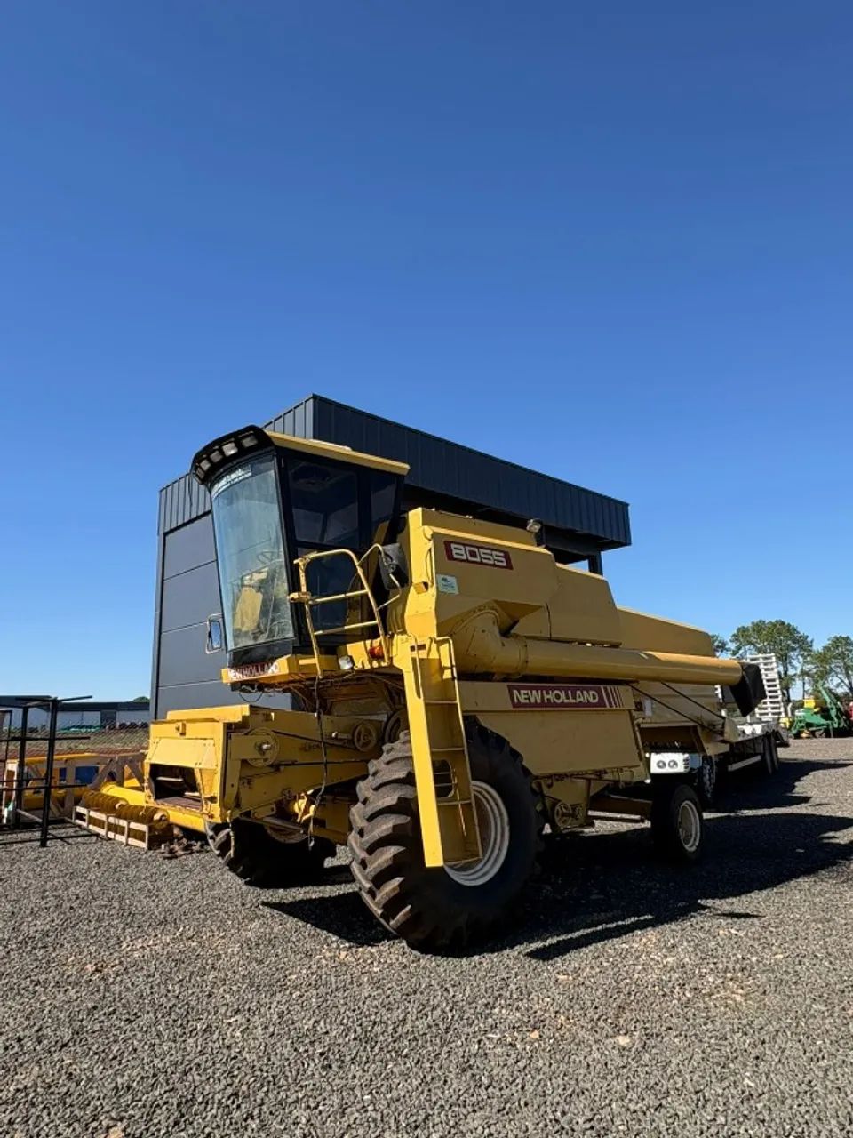 COLHEITADEIRA USADA, NEW HOLLAND, MODELO NH-8055 - ANO 1989
