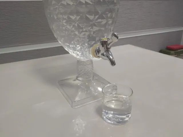 Suqueira / Dispenser de Bebidas Transparente com Torneira - Perfeito Estado - Foto 3