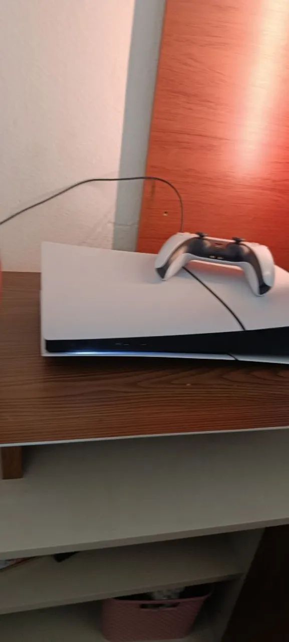 PS5 com pouquíssimo tempo de uso - Foto 4