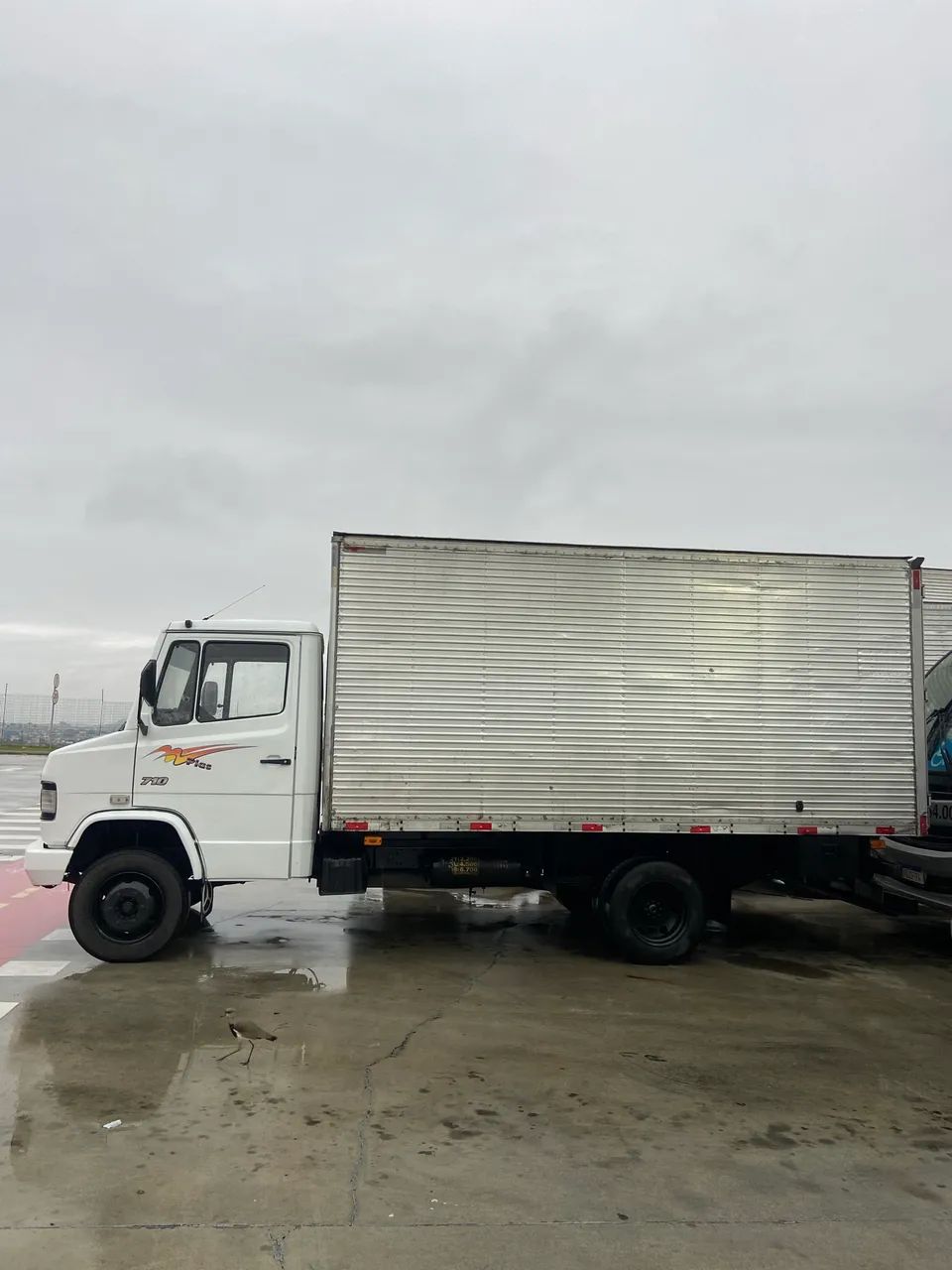 MB 710 plus 2005 baú  - Foto 3