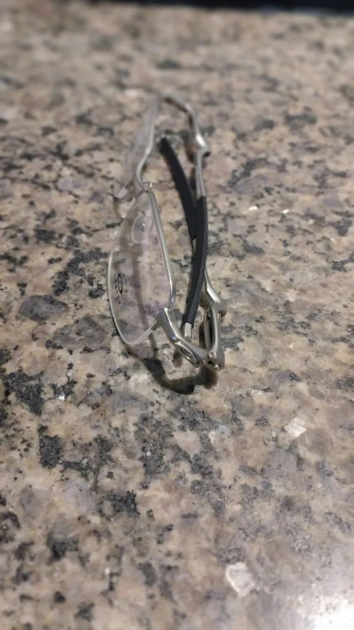  Armação Estilo Oakley Sem Aro - SEMI-NOVA   - Foto 2