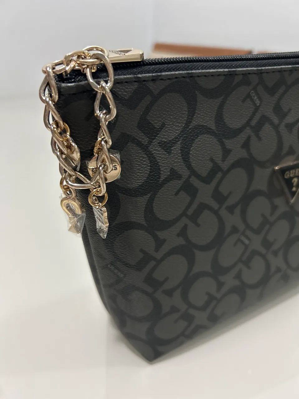 Necessaire ou bolsa de mão Guess - Foto 2
