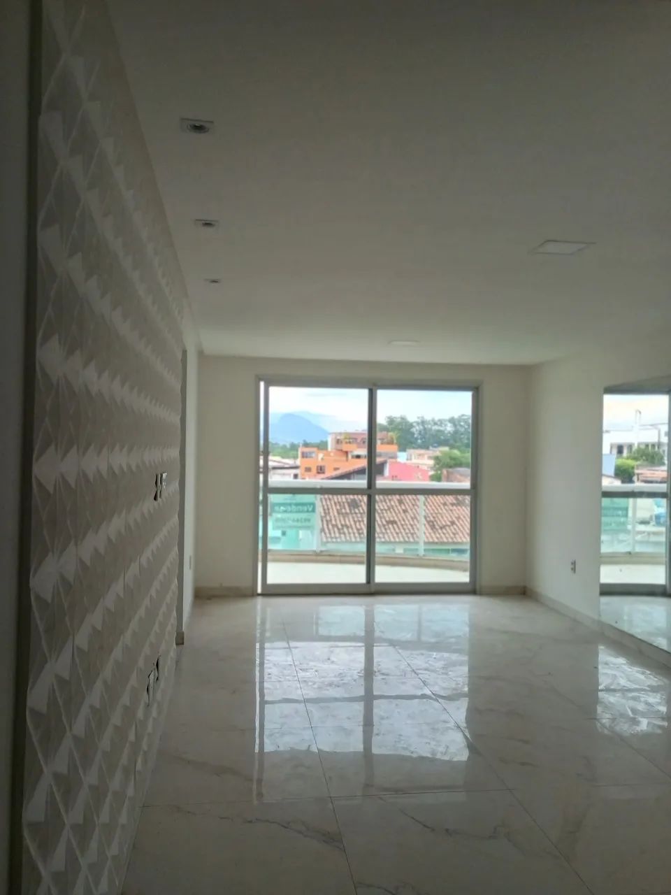 Alugo um apartamento 