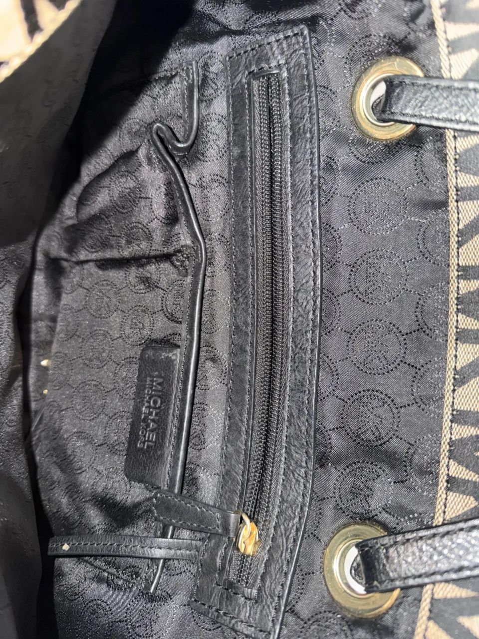 Bolsa Michael Kors Monograma Preta - Foto 3