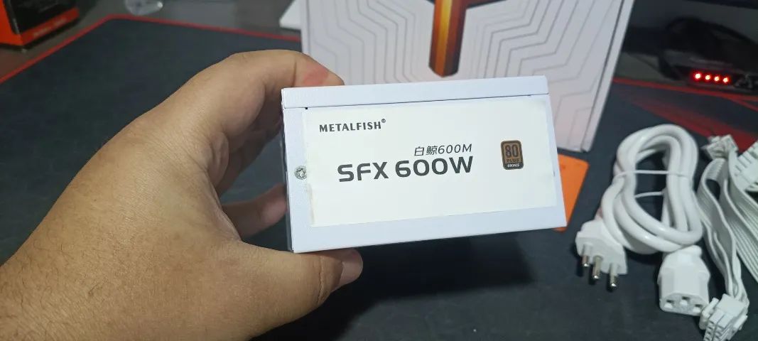 Fonte SFX Metalfish 600W Branca - 80 Plus Bronze - Full Modular - Foto 2