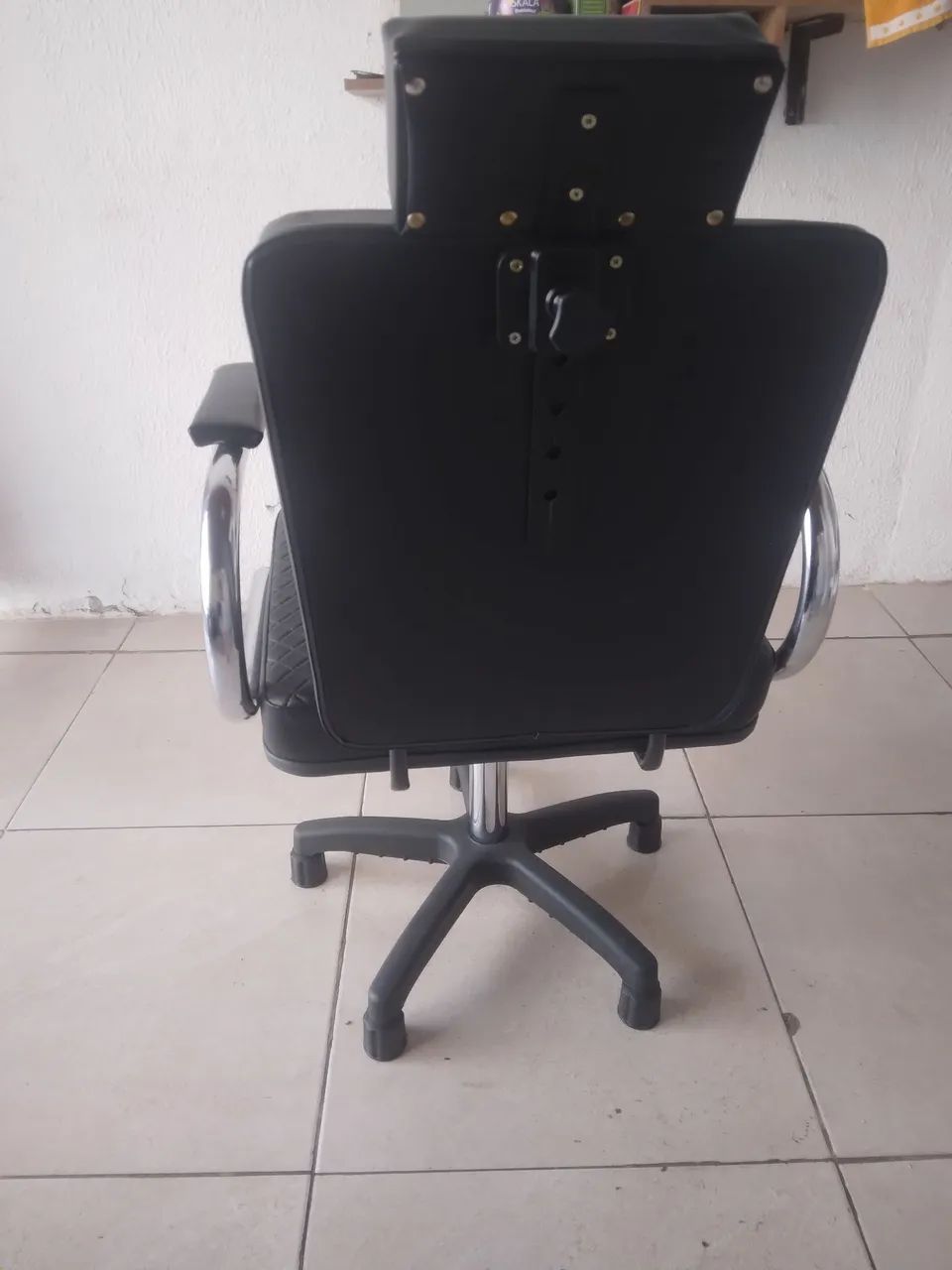 Cadeira para barbeiro nova  - Foto 3