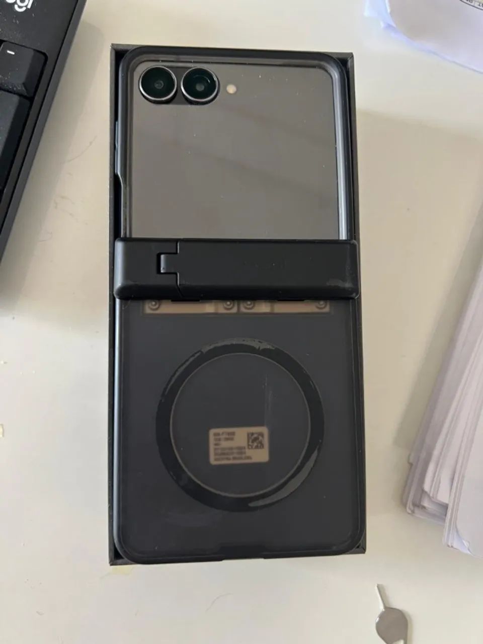 SAMSUNG GALAXY Z FLIP7 - Foto 2