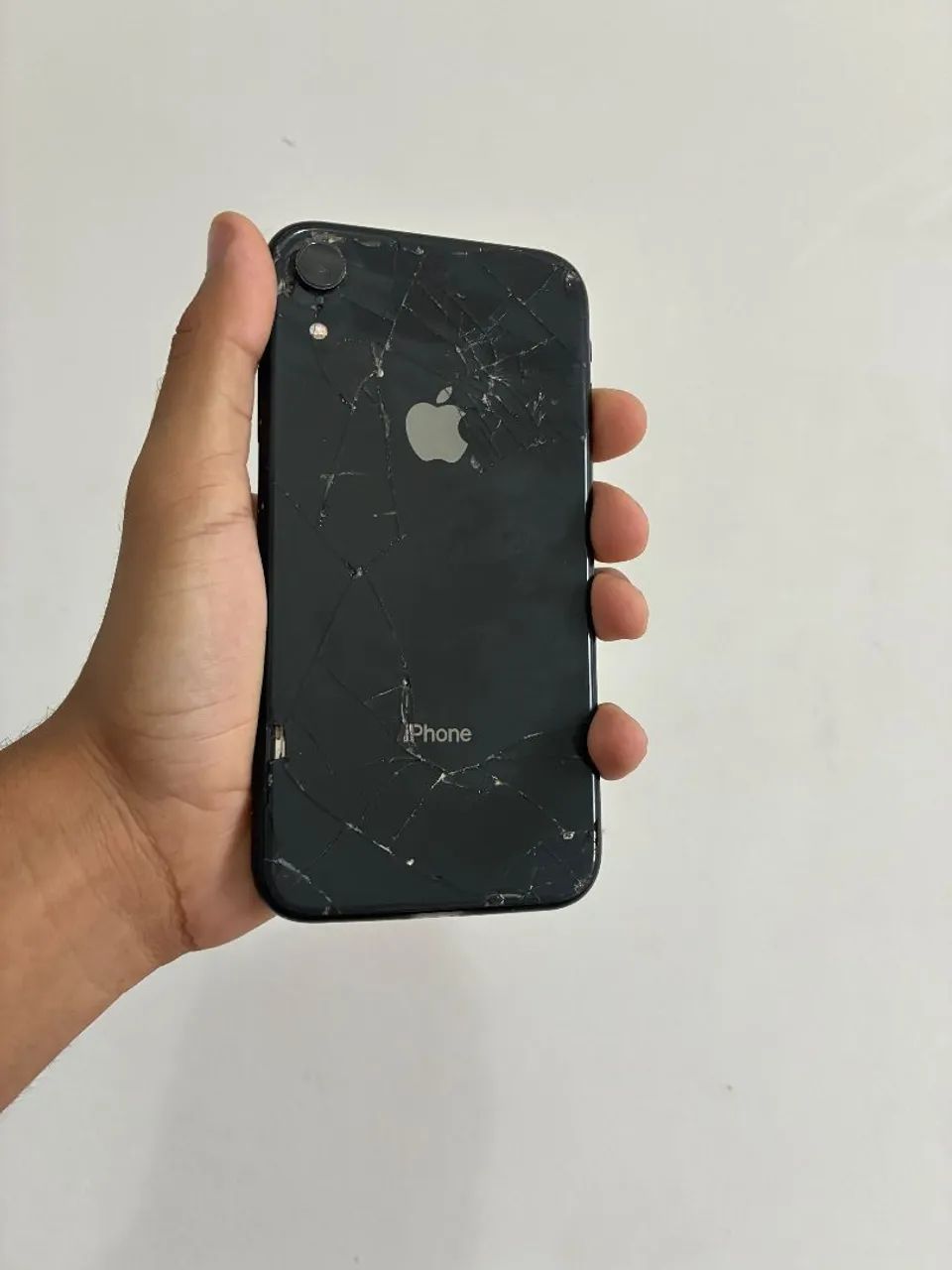 iPhone XR com defeito + Carregador + Capa - Foto 2