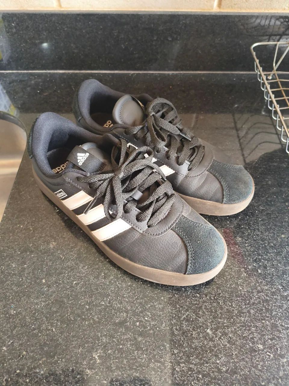 Tênis Adidas 