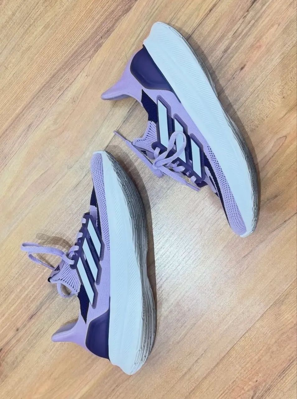 Tênis adidas 