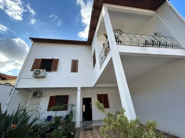 CASA  NA VILA SANTA CECÍLIA 