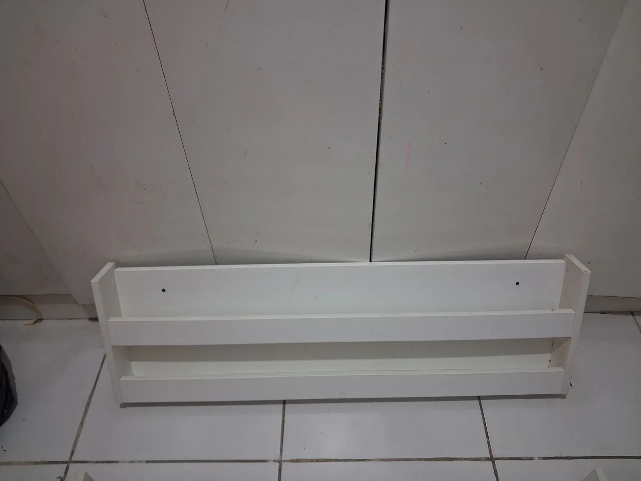 PRATELEIRAS BRANCAS PARA QUARTO