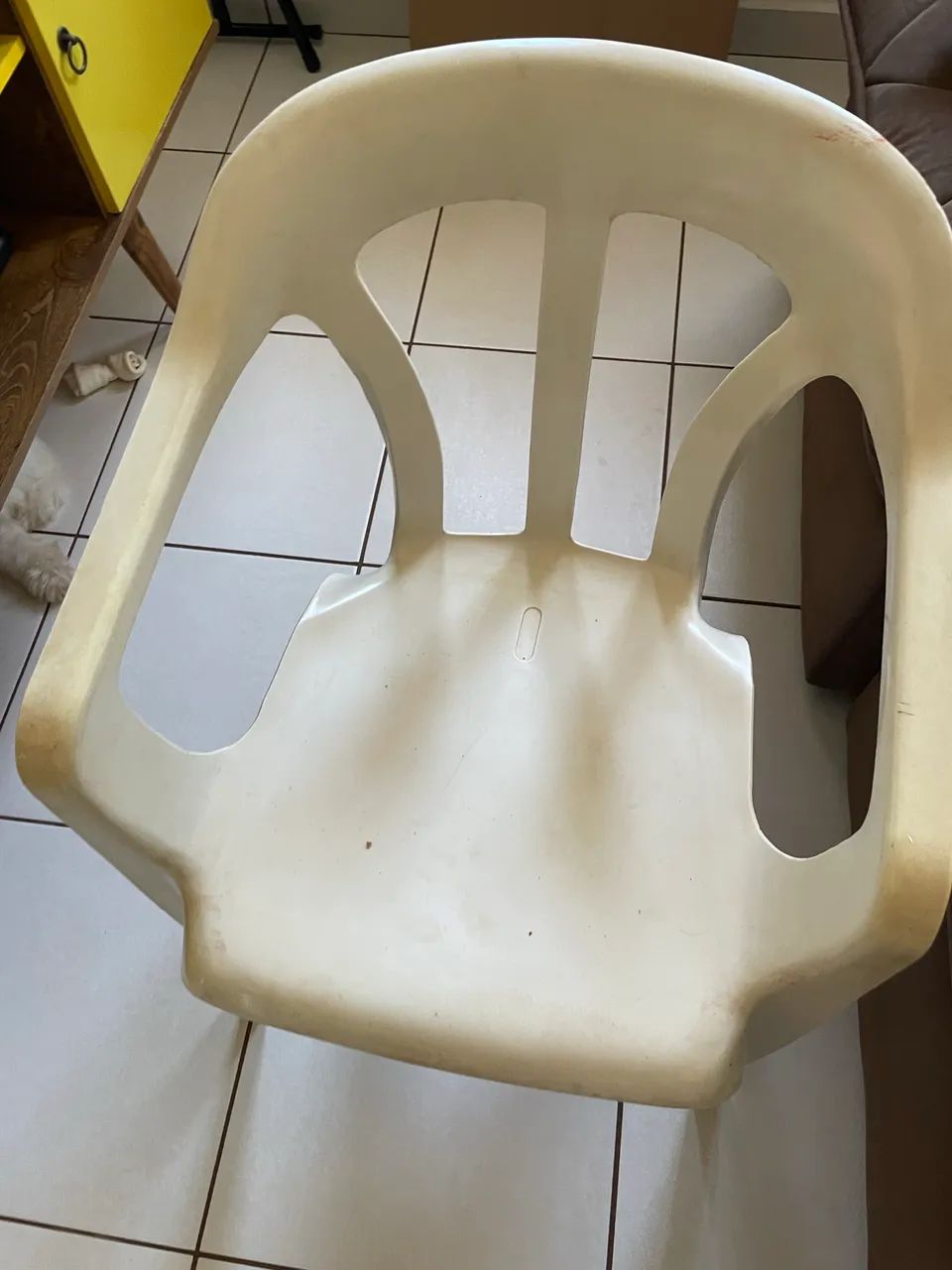 Poltrona de plástico branca  - Foto 3