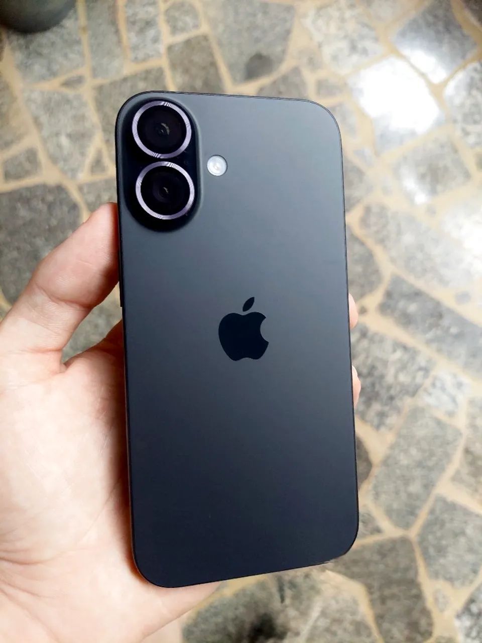     iPhone 16 128GB - Excelente estado 