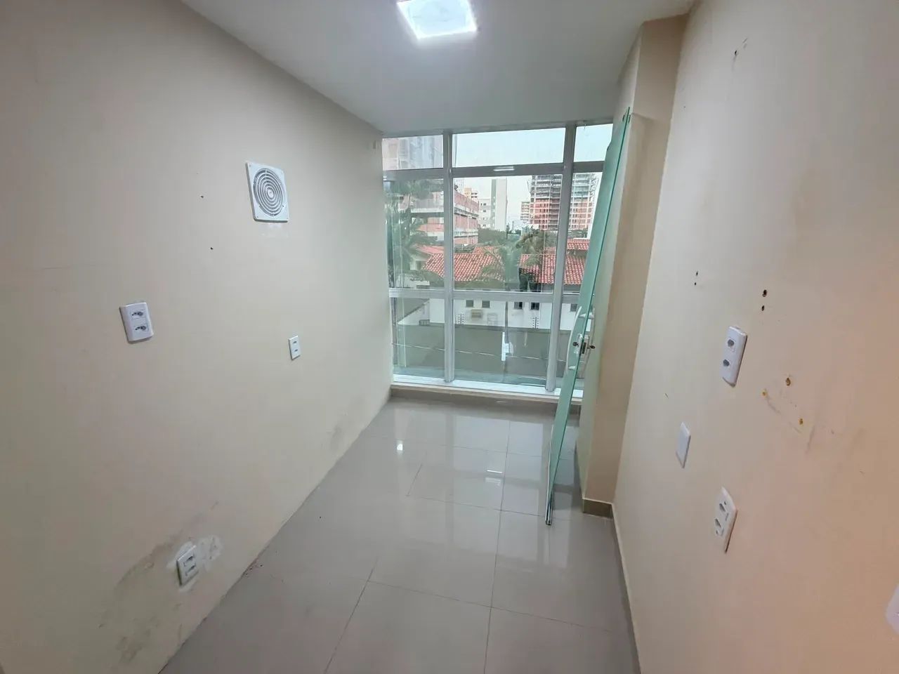 SALA COMERCIAL NO PENÍNSULA MALL
