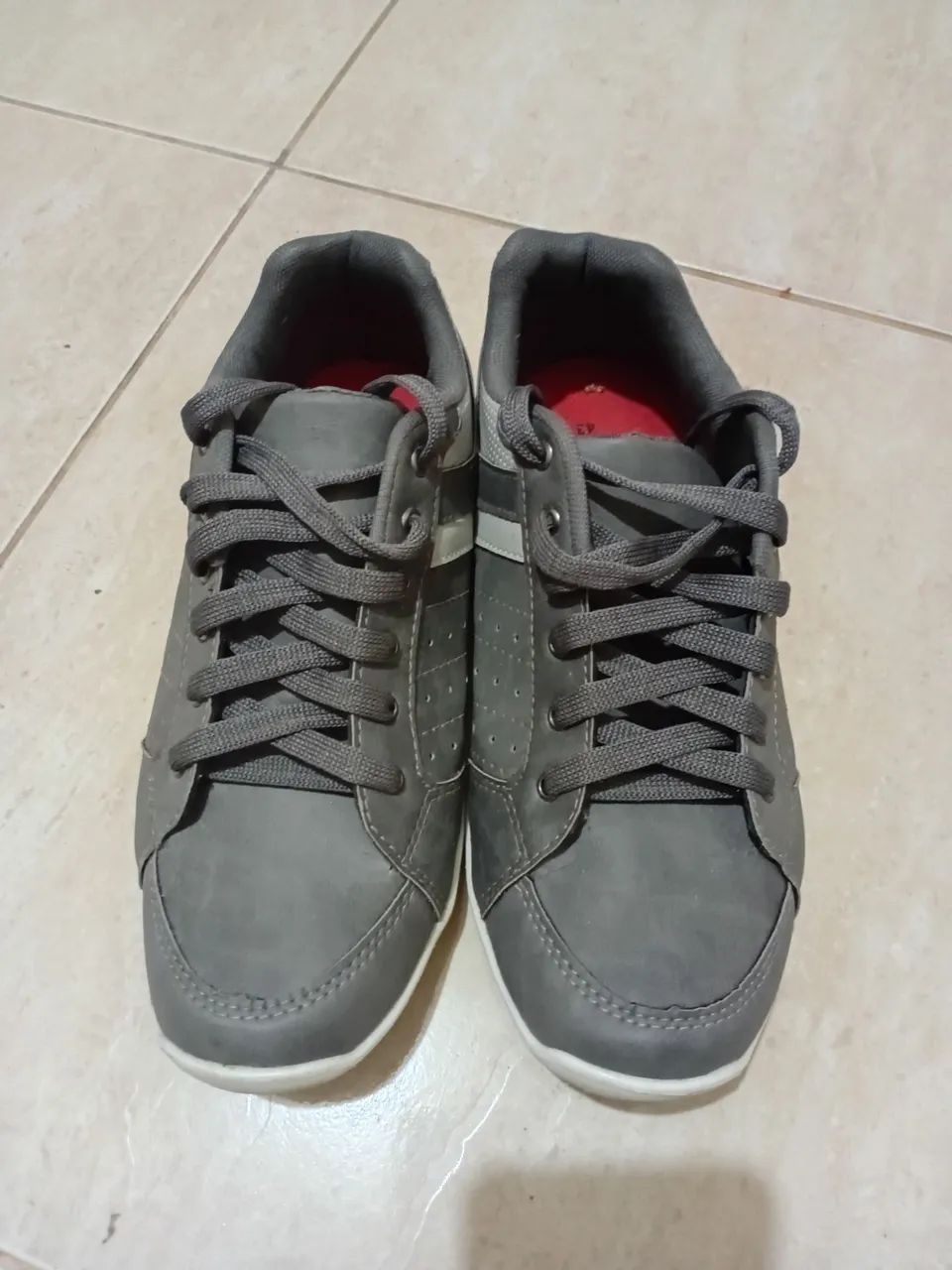 Sapatênis cinza 43