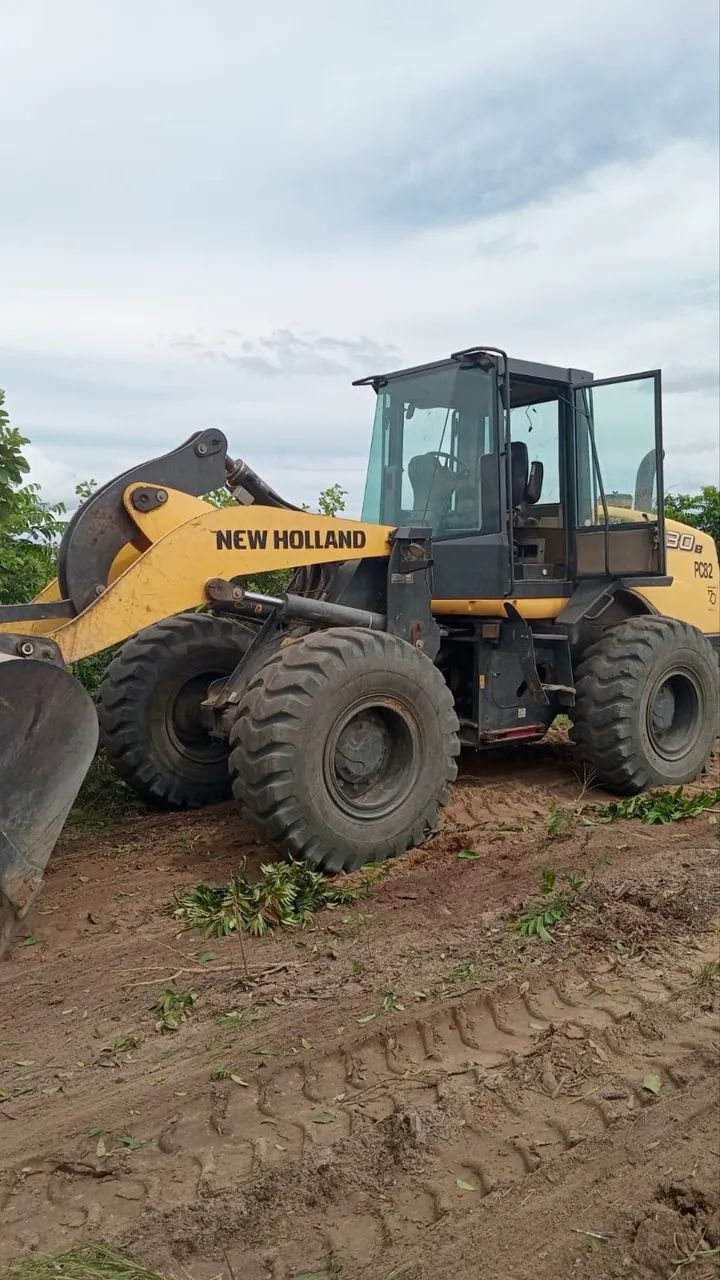 Pá carregadeira New Holland W130 ano 2020