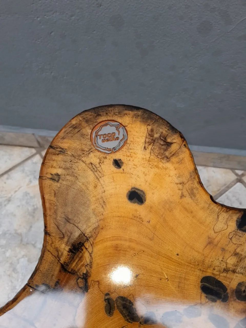 Mesinha de centro artesanal em guapuruvu - Foto 3