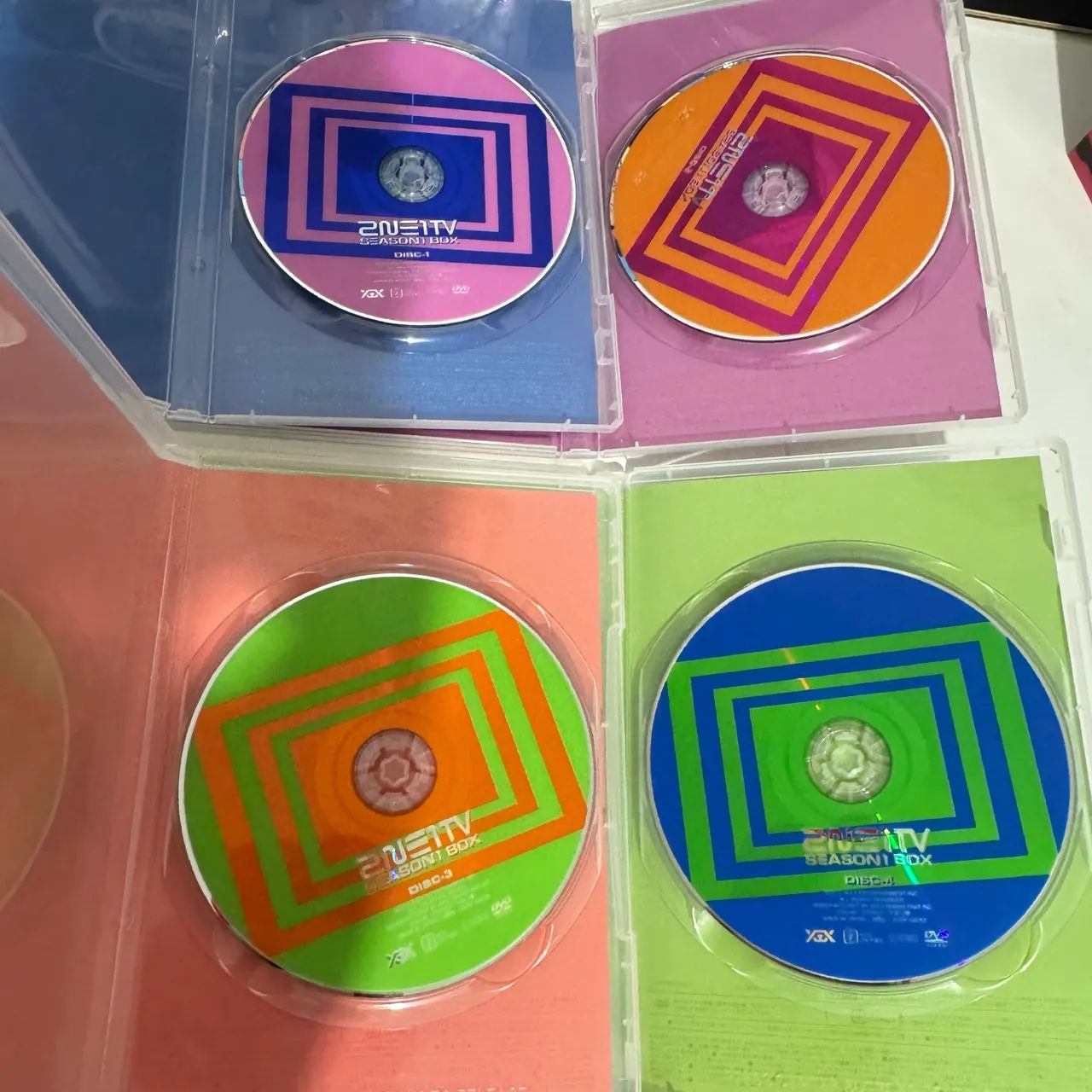 2NE1 TV Primeira Temporada Completa BOX - 4 Discos - Completo