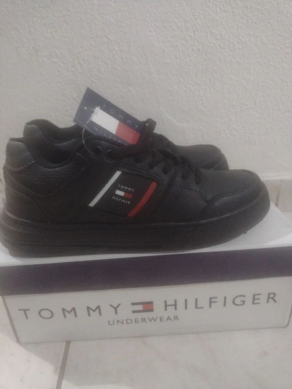 Tênis tommy Hilfiger 