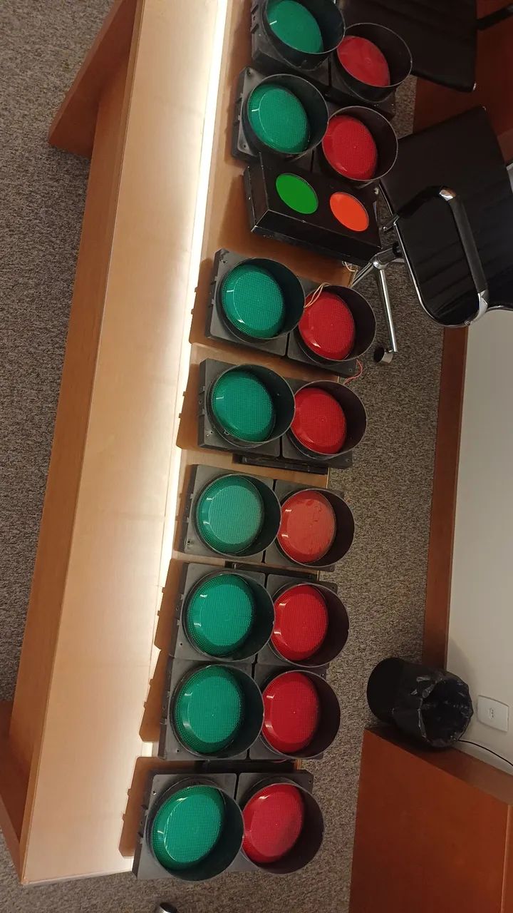 Sinalizador de cancela e portões,  verde e vermelho 12 v  - Foto 2