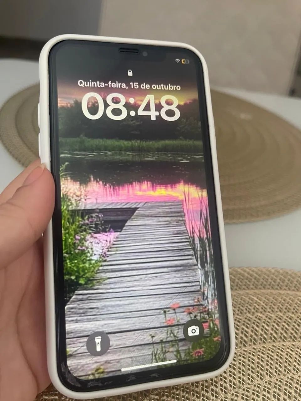 iPhone XR branco 64GB 