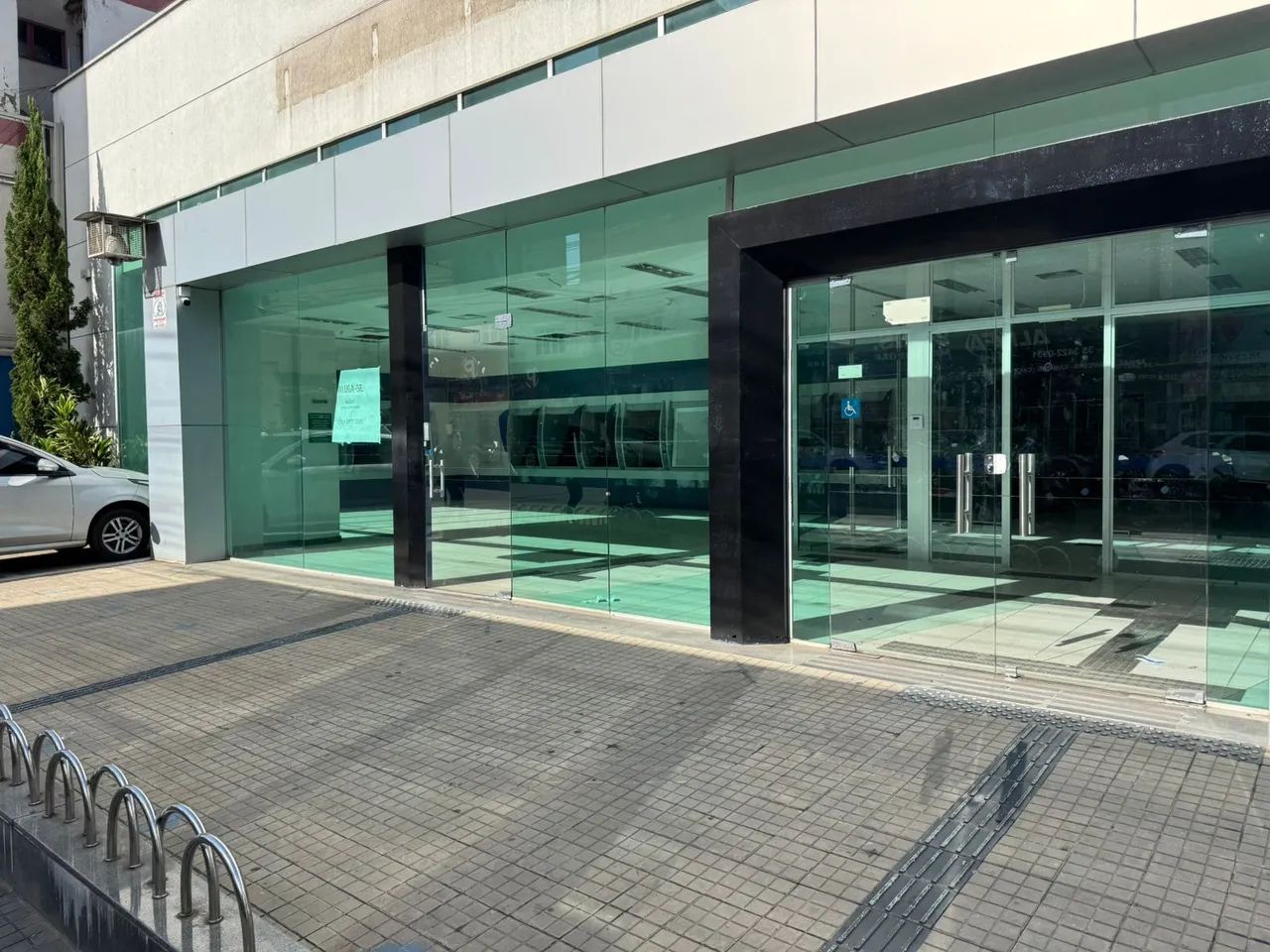 Alugo estratégico e grande. Comercial! - Foto 2