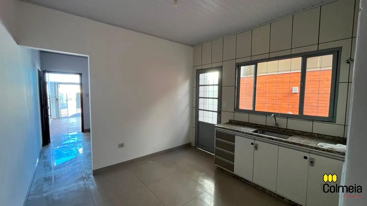 CASA COM QUINTAL AMPLO - Foto 4