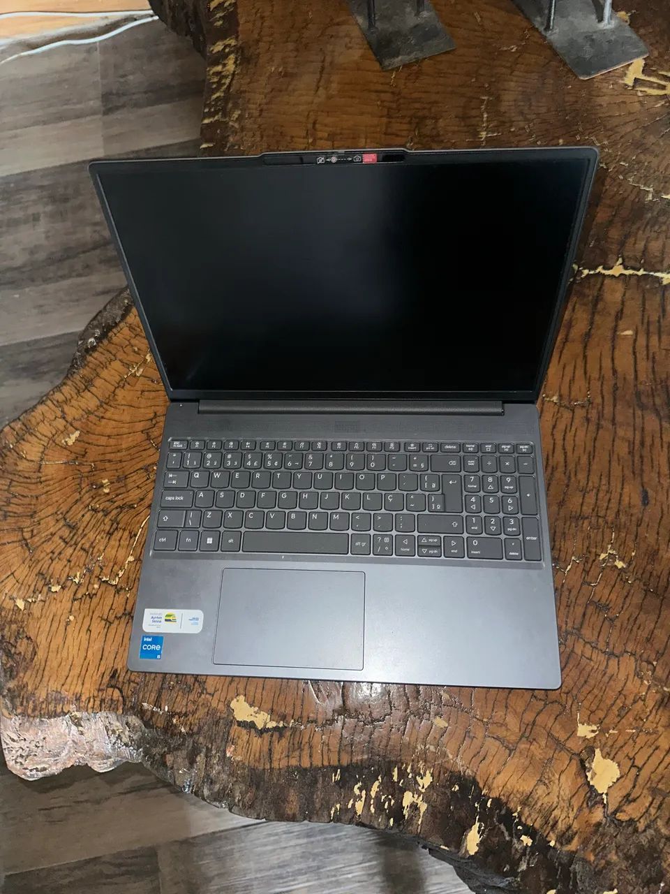 Lenovo Ideapad Slim 3 15IRH10 - Foto 3