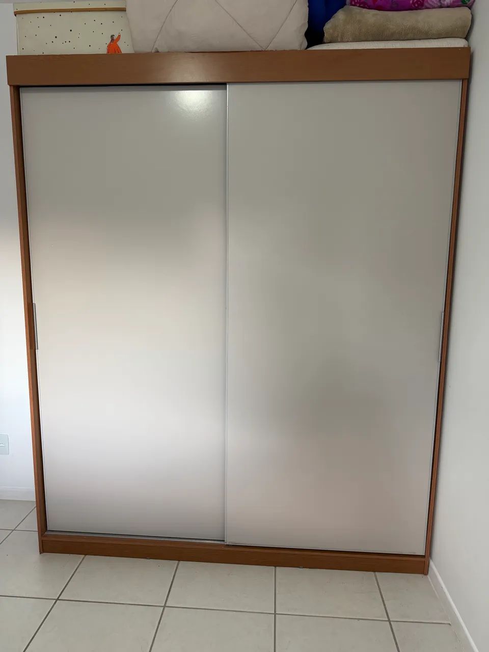 Armário duas portas em mdf 