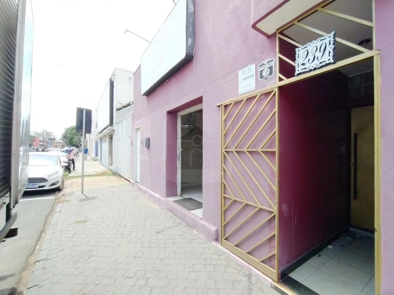 Casa para locação comercial e residencial no bairro Martins - Foto 3