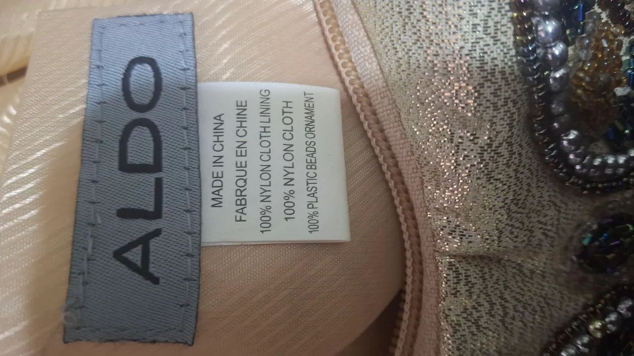 Bolsa ALDO Dourada Bordada  - Foto 2