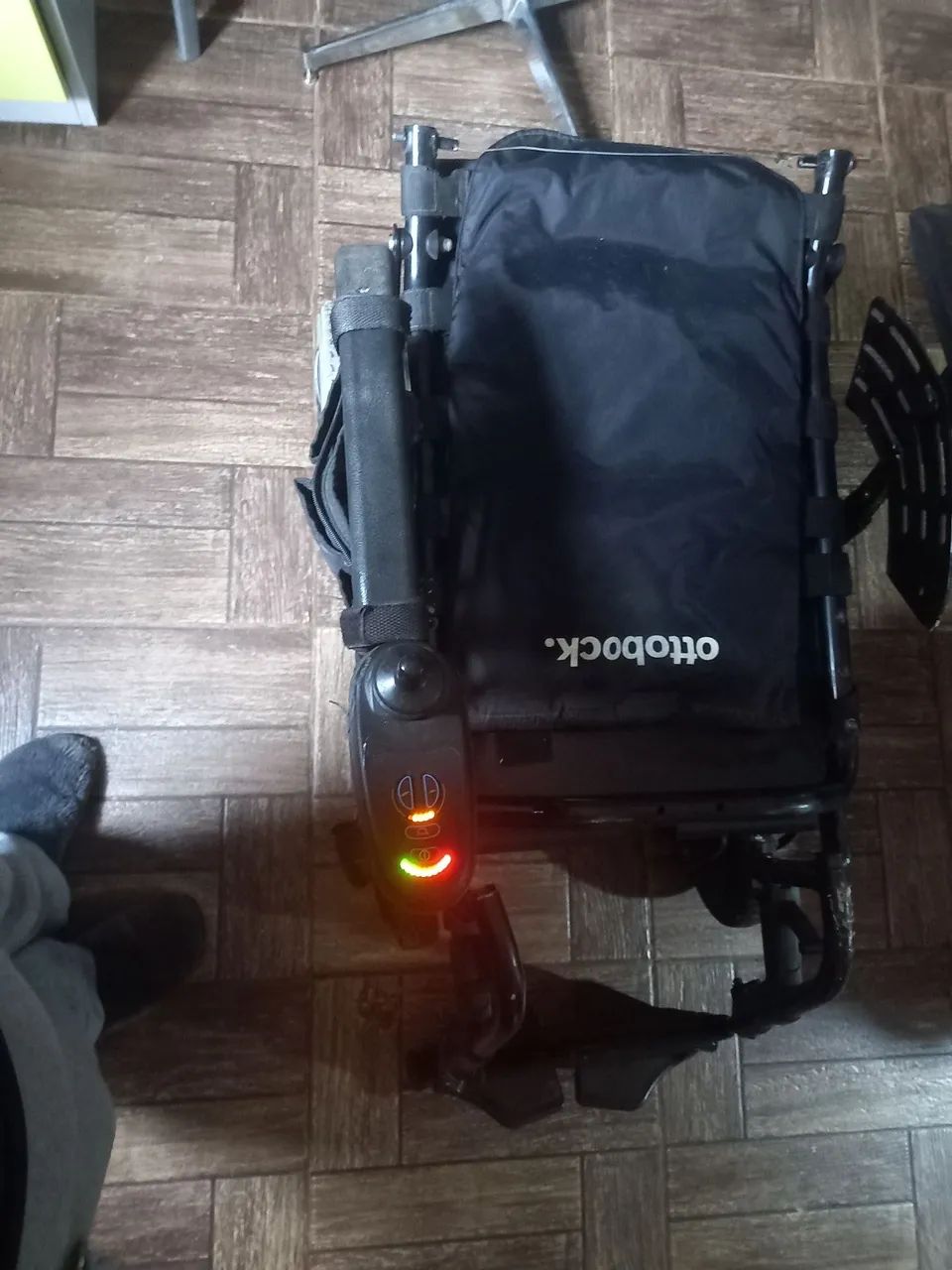 Cadeira de rodas motorizada  - Foto 2