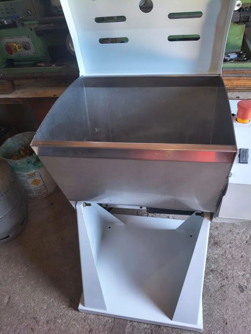 Vendo uma masseira 25 semi rápida Gpaniz.