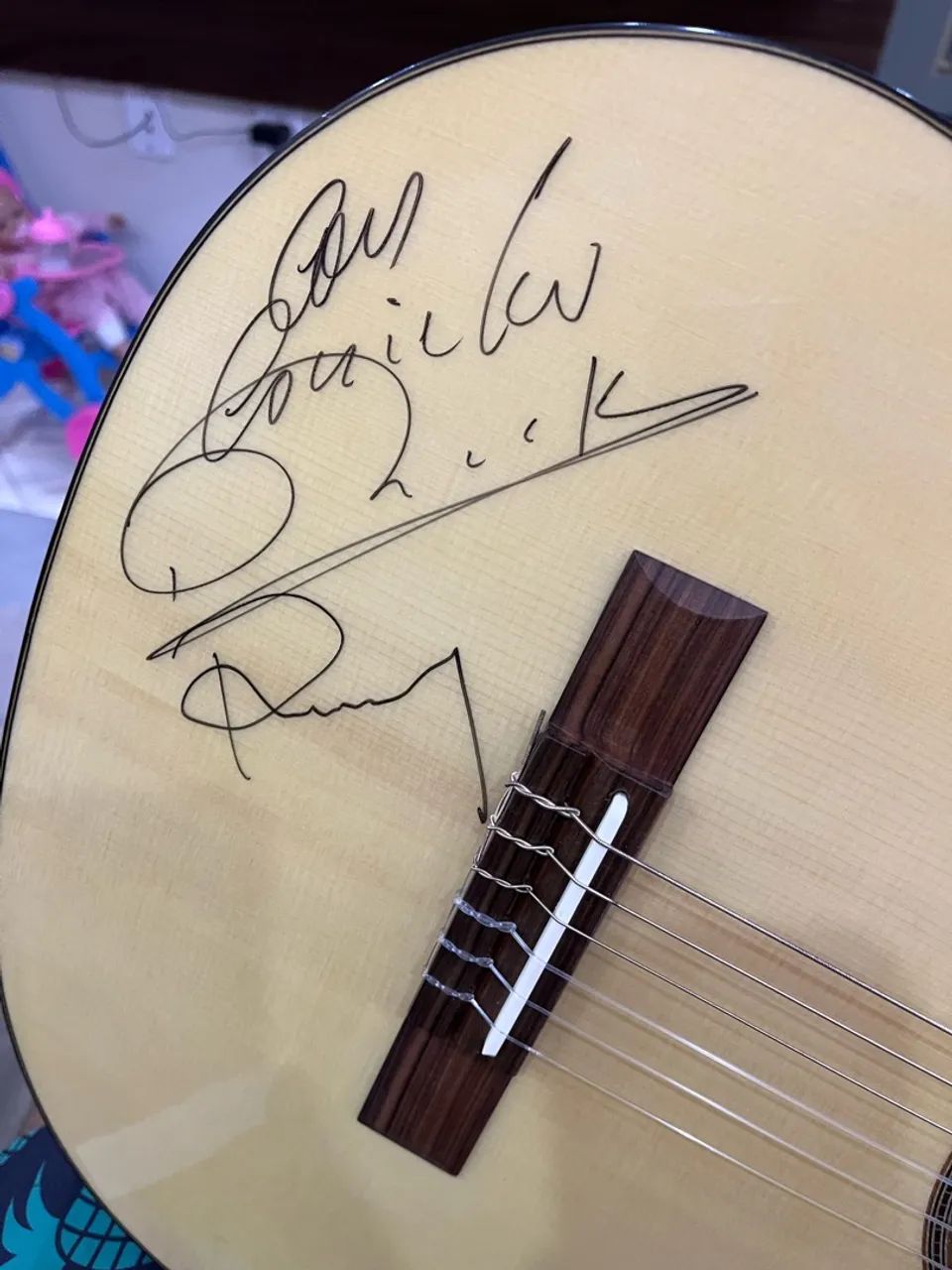 Violão com Autógrafo Rick e Renner 