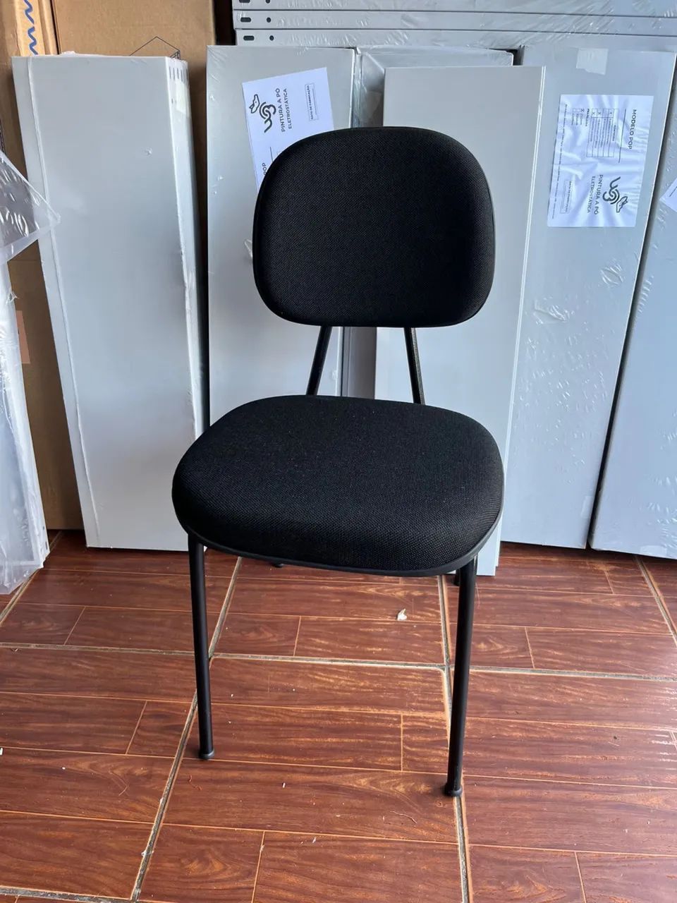 Cadeira fixa estofado - nova 