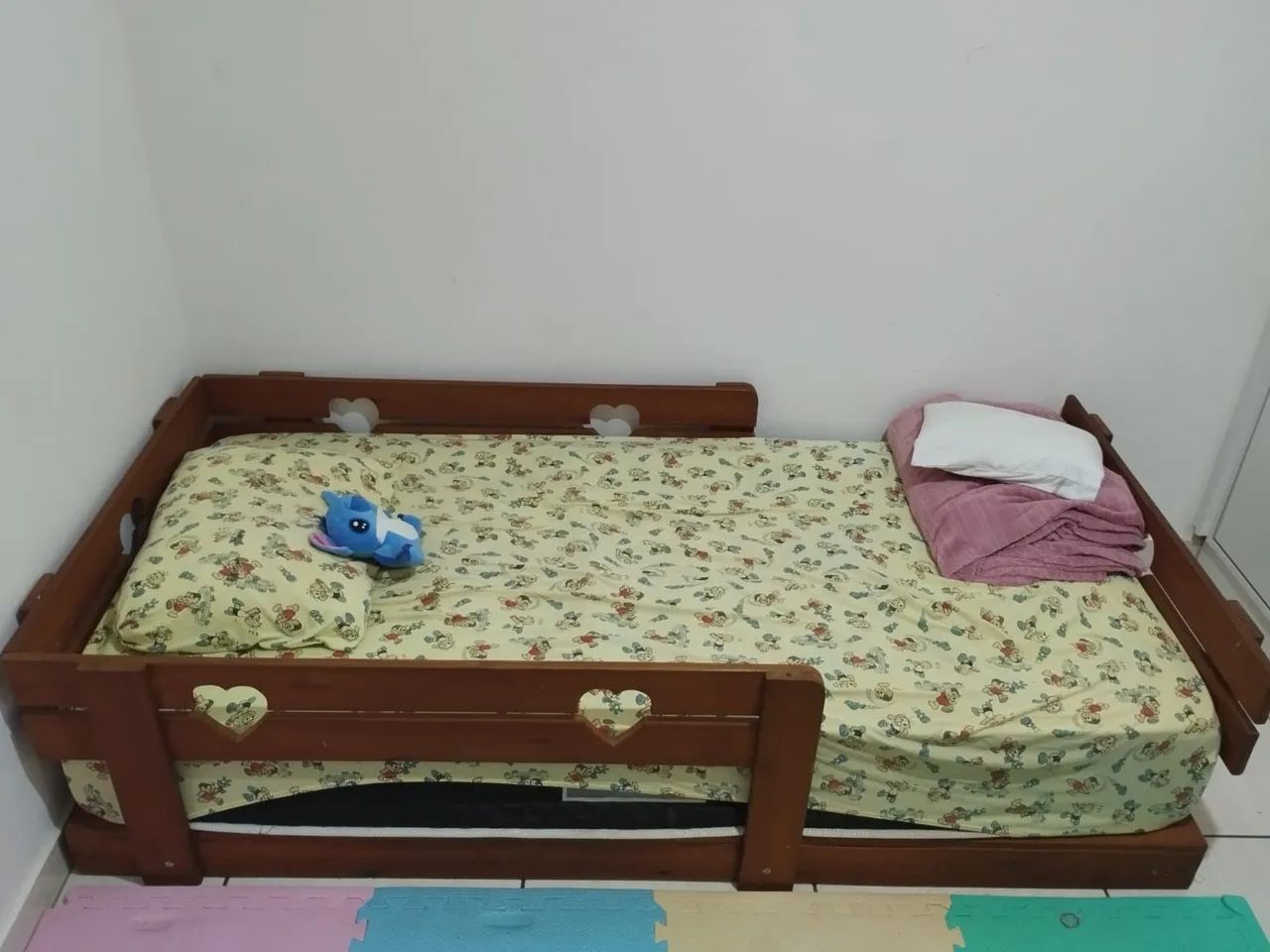 Vendo cama montessoriana de solteiro 