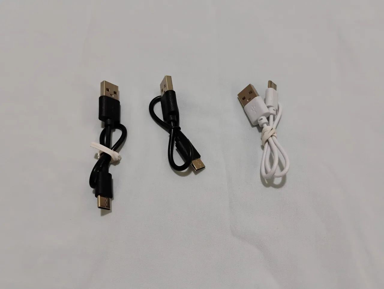 Kit com 3 Cabos USB-C para Carregamento - Em Ótimo Estado