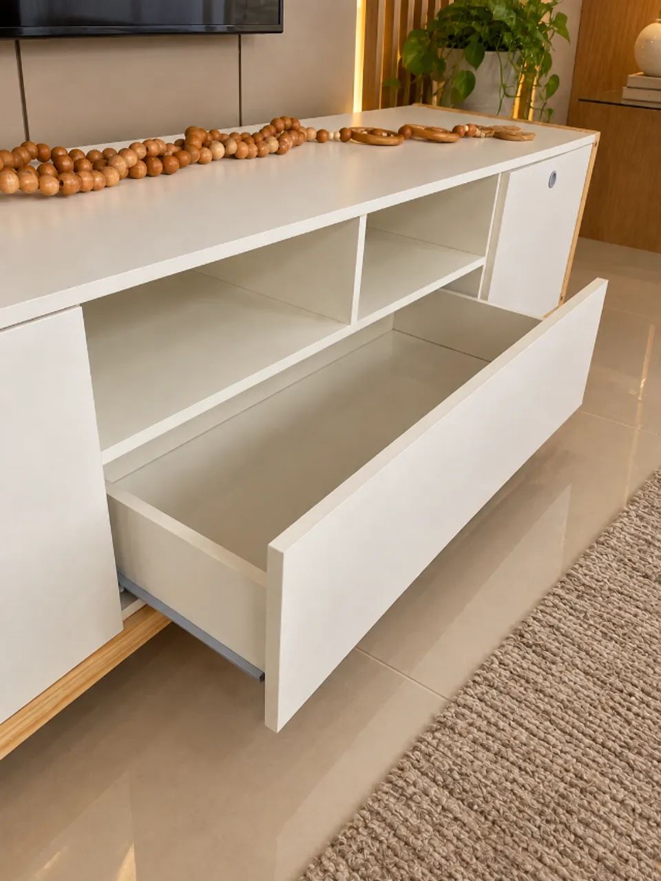 RACK Branco para TV até 75 Pol. Tok&Stok - Foto 4